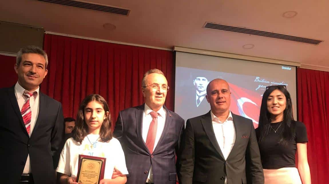 Resim Dalında Çiğli 1. Olan Cemre BİNGÖL ödülünü aldı.