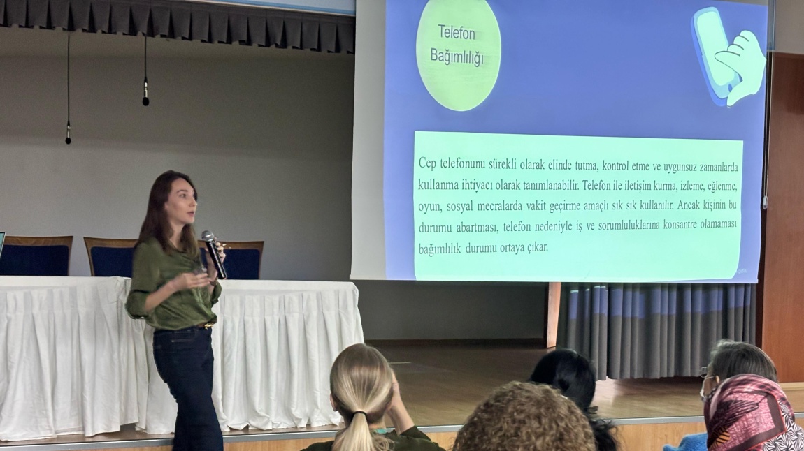 Veli Akademisi Eğitimi: ''Gelişen Teknoloji ve Değişen Dikkat''